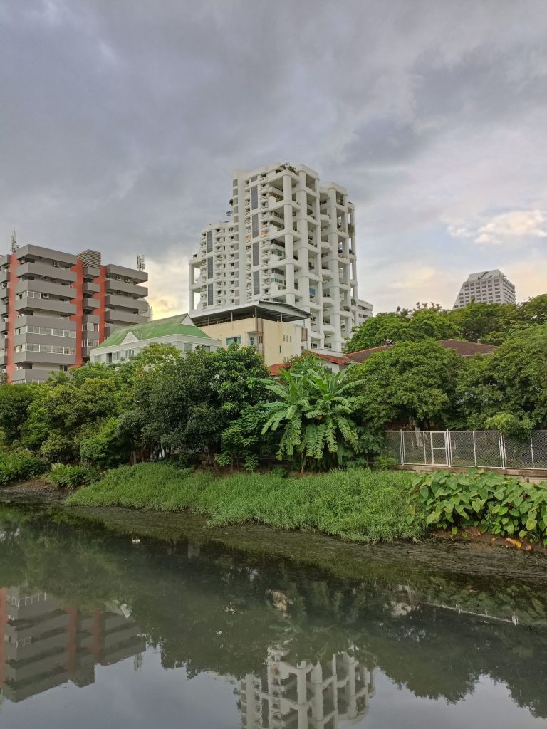 A great chance to see different sides of interesting buildings